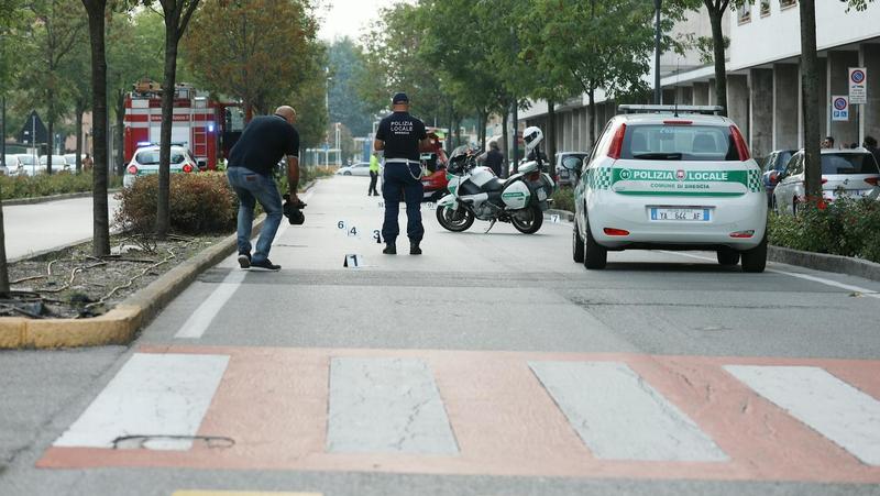 Lumezzane, anziano di 83 anni muore investito da un camion mentre sta attraversando la strada