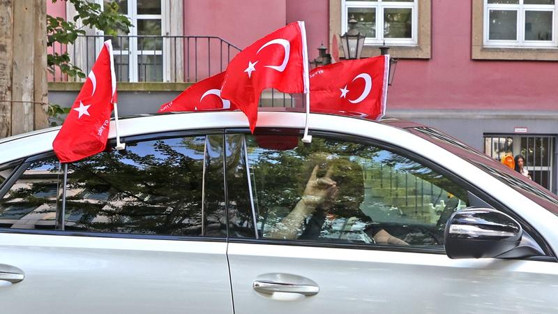 Rechtsextrem | Graue Wölfe: Wie gefährlich ist der türkische Rechtsextremismus in Deutschland?