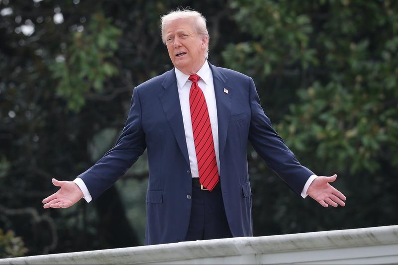President Donald Trump, Apple to Announce $100 Billion Investment in U.S.
