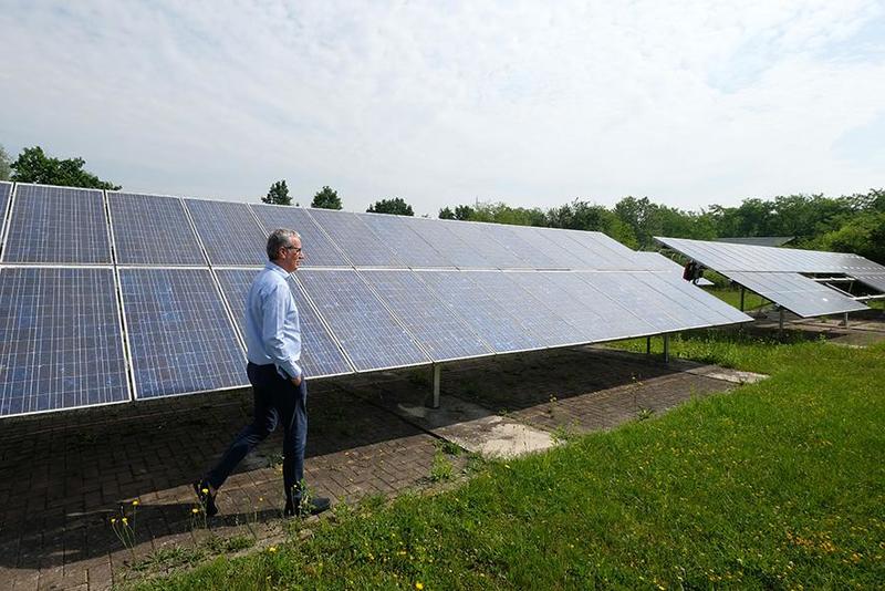 Il boom del fotovoltaico si sta spegnendo in Lombardia: frenata del 35% sugli impianti in casa