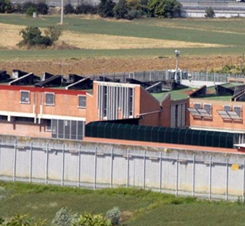 Rissa in carcere ai Casetti. Ferito grave un detenuto, colpiti anche due agenti