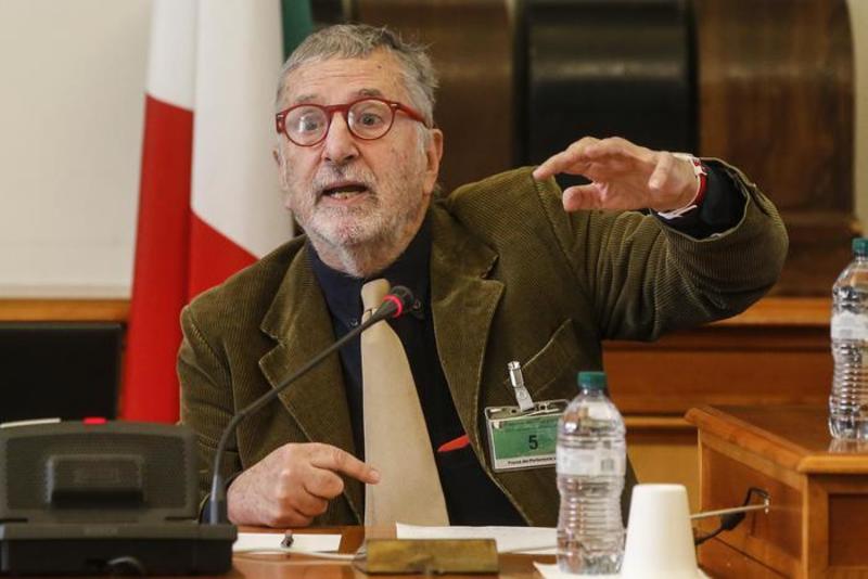 Ponte sullo Stretto, l’economista: “Opera positiva, occhio ai costi. Buono per le auto, sui treni va fatta una valutazione”