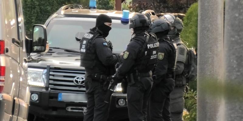 Schießübung für Bundestags-Angriff? Razzia gegen Gruppe Reuß