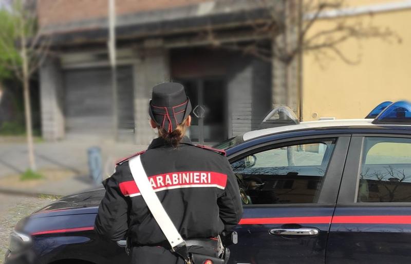 Livorno, truffata in casa dai falsi carabinieri: consegna tremila euro e tutto l’oro
