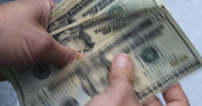 Geld und Leben: Die Macht des Dollars