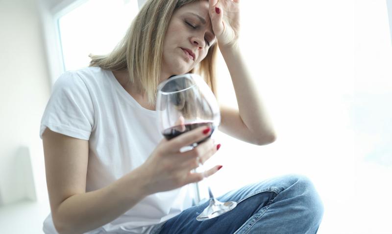Rougeurs, nez bouché… et si vous étiez intolérant au vin rouge ?