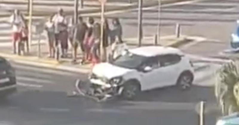 Αυτοκίνητο συγκρούστηκε με μηχανάκι στην παραλιακή του Ηρακλείου