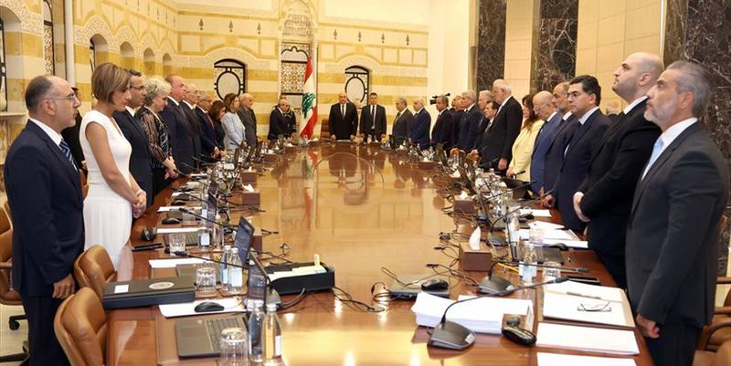 الحكومة تنزع «الشرعية» عن سلاح حزب الله