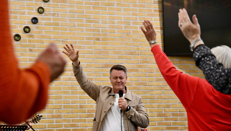 Vær med og be for gislene nå på søndag