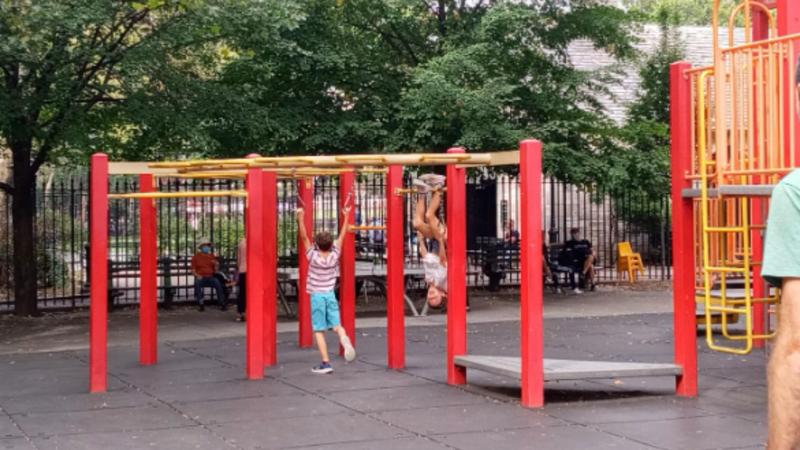 Crónicas y relatos de la migración: Monkey Bars