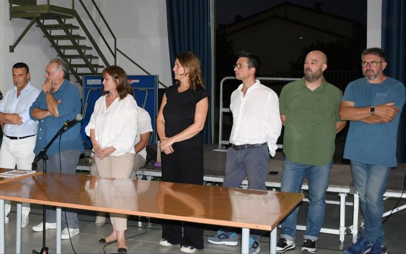 No all’allevamento intensivo a Travacò, trecento iscritti al comitato che si oppone al suo arrivo: “Danno ambientale enorme”