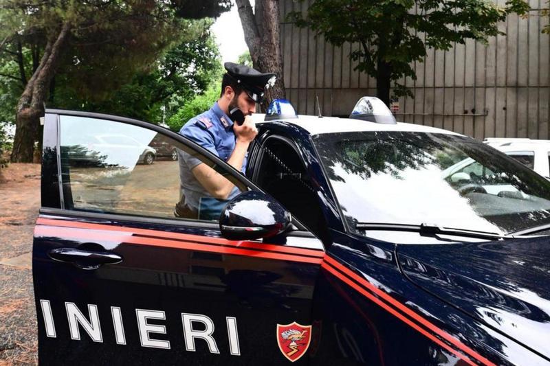 Giovane accoltellato nella notte. Il giallo dell’incontro nei campi