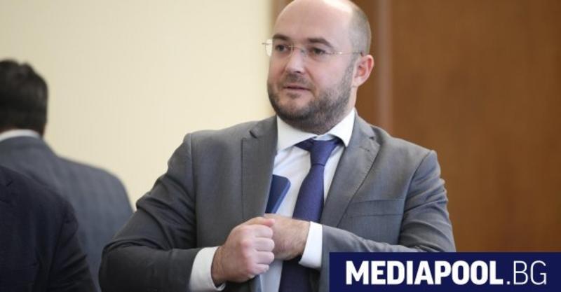 Управляващите улесняват имотната мафия с аргумента, че я борят