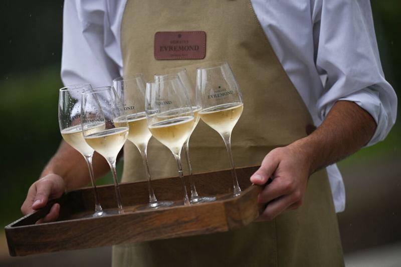 England’s Sparkling Wine Is Losing Its Fizz