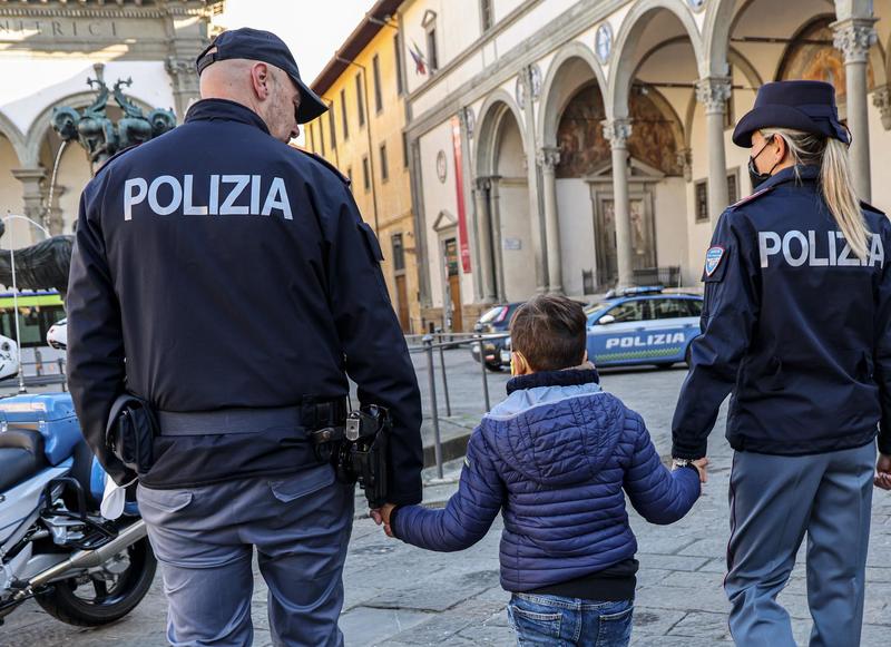 Minori stranieri non accompagnati, il Siulp: “Parcheggiati la notte negli uffici di polizia”