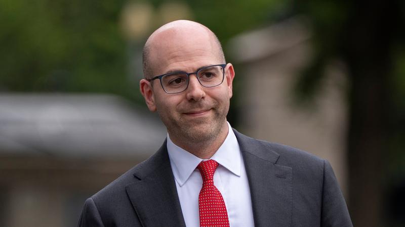Il teorico dei dazi nominato da Trump alla Fed: un segnale per il dollaro