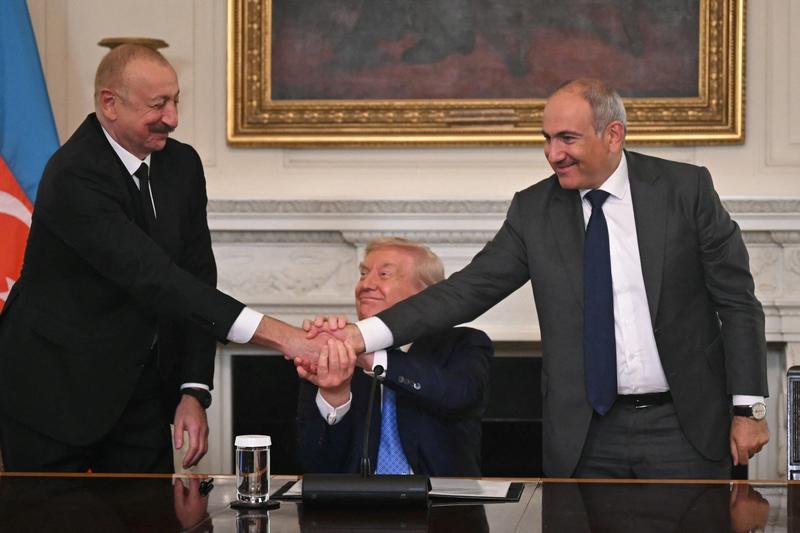 Azerbaijan and Armenia sign peace agreement at White House