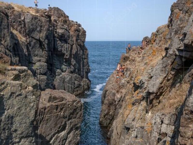 22-годишен узбек изчезна в морето край нос Агалина, след като се хвърли да спаси пияна приятелка