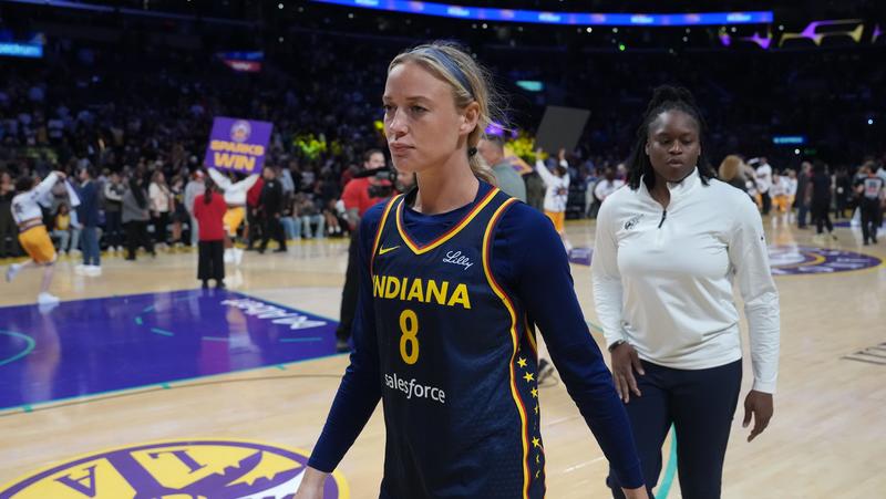 I throw sex toys at WNBA games. Why won't anyone date me?