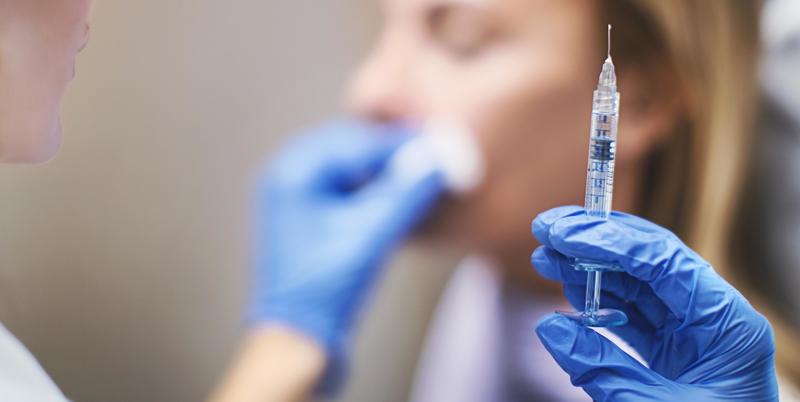 Medicina estetica senza autorizzazioni, chiuso un centro dopo l’ispezione del Nas