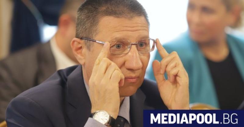 Подигравка с правовия ред: Абсурдите в България минават с безразличие