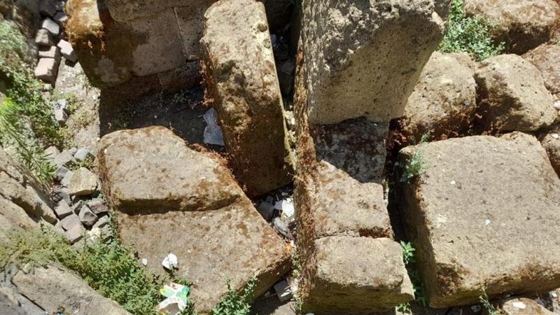 Il triste destino delle mura greche, a ForcellaÂ vince solo il degrado