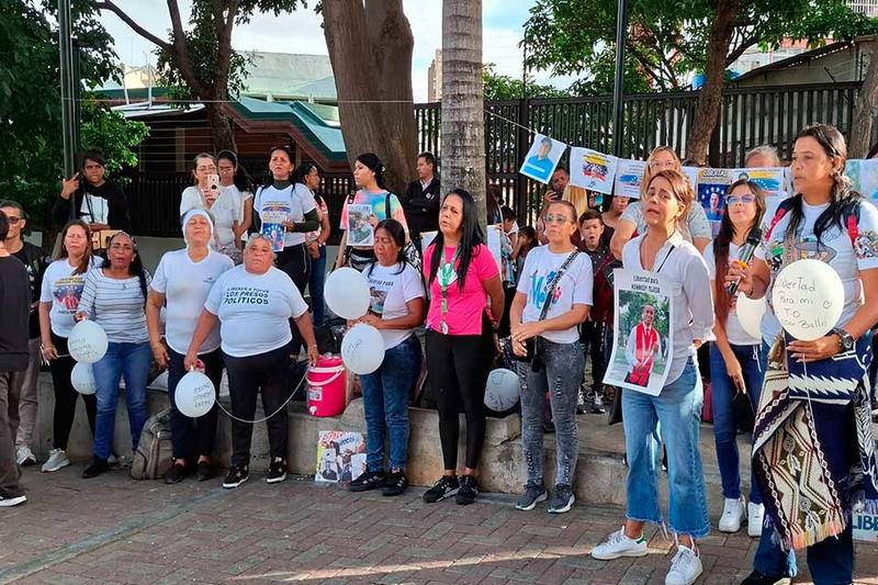 Vándalos contra las madres, por Gregorio Salazar