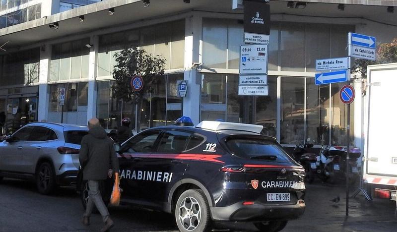 Anziano accoltellato da clochard. Ferito per aver rifiutato l’elemosina
