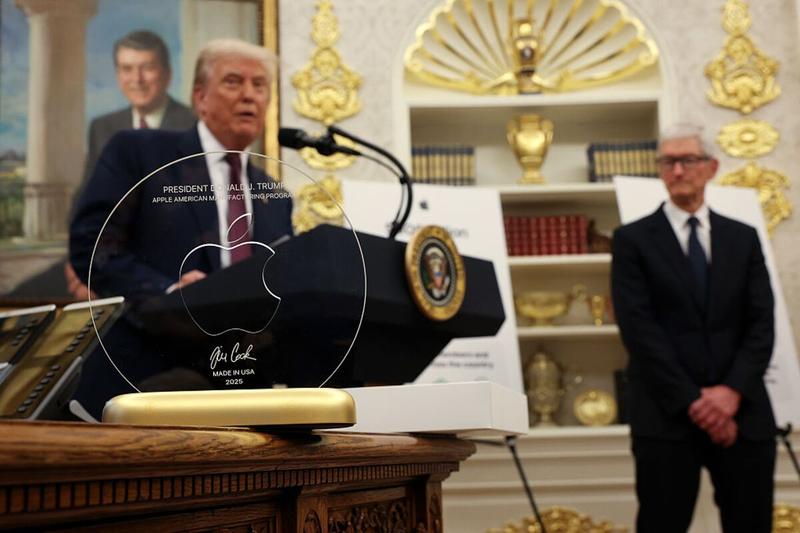Tim Cook’s White House Visit Shows the True Cost of Tariffs