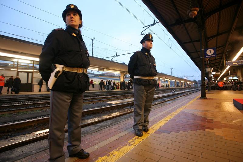 Controlli in stazione a Bologna sui giovanissimi diretti nelle zone della ‘movida’: identificati in 178