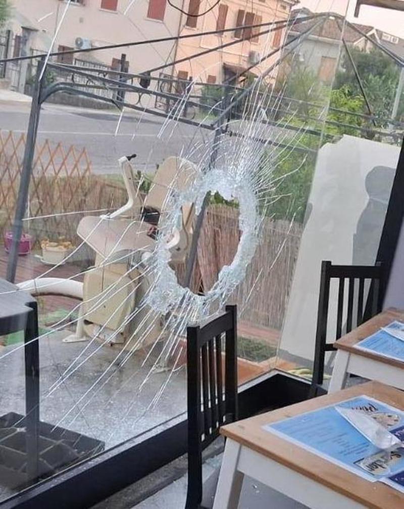 Furto con spaccata a PizzArt. Un ’bottino’ da migliaia di euro