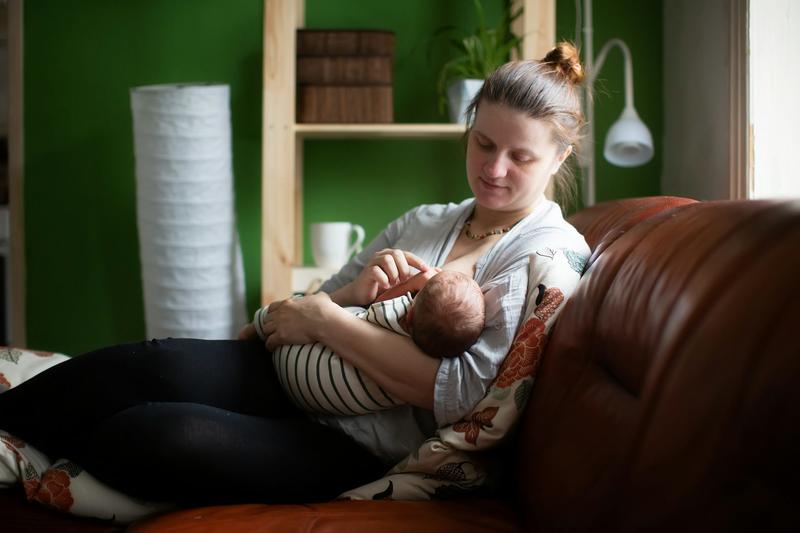 What should I eat (and avoid) while breastfeeding? How does my diet affect baby’s milk?