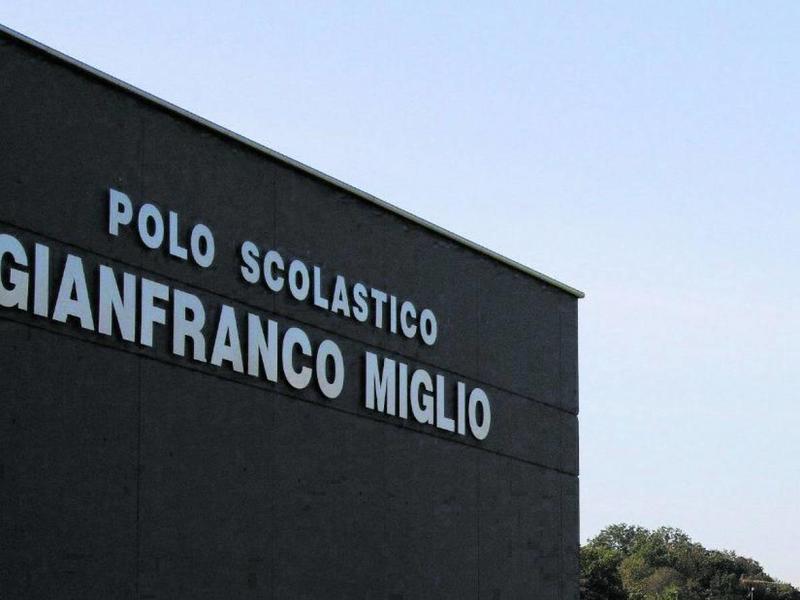 Miglio cancellato da una scuola. Così la sinistra riscrive la storia