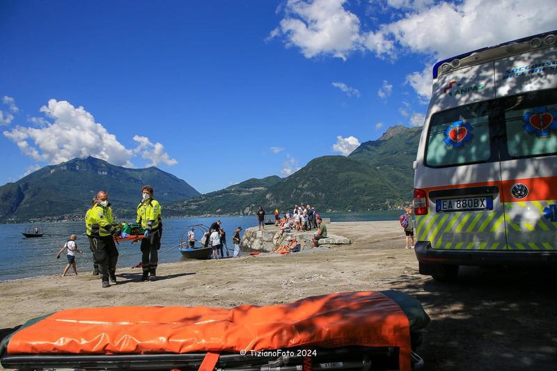Ragazzino di 14 anni rischia di annegare nel lago di Como: lo salva un turista