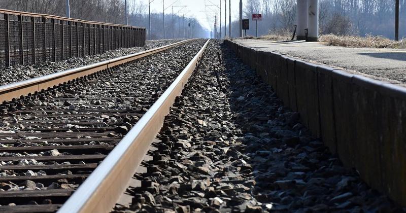 Strašna nesreća na željezničkom kolodvoru: Poginuo radnik na kojeg je naletjelo pružno vozilo