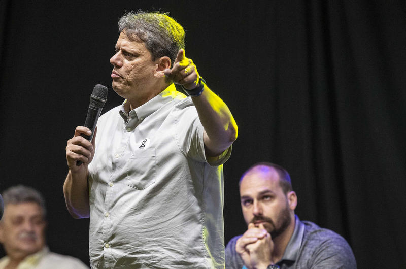 Banqueiro organiza almoço para Tarcísio às vésperas da condenação de Bolsonaro
