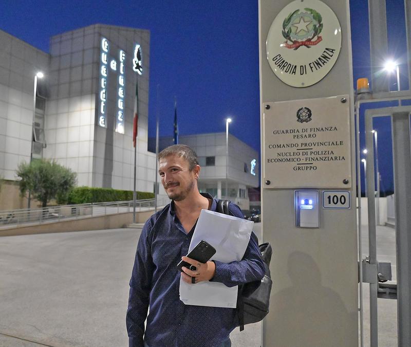 Massimiliano Santini sentito dal pm per 11 ore: segretato il verbale. Il legale: “Ha risposto a tutte le domande”