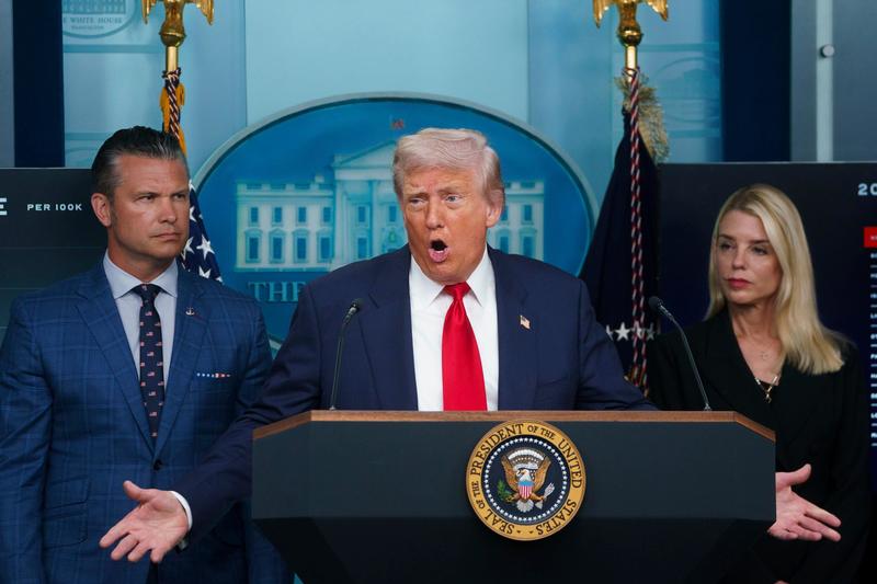 Trump chiude la porta all’Ucraina: “Ci sarà uno scambio di territori”