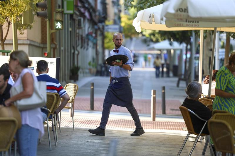Lavoro nel turismo, più occupati ma non basta: ecco le professioni richieste