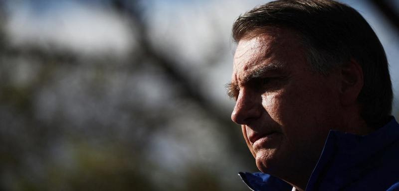 Bolsonaro articula, em casa, com direito a beija-mão