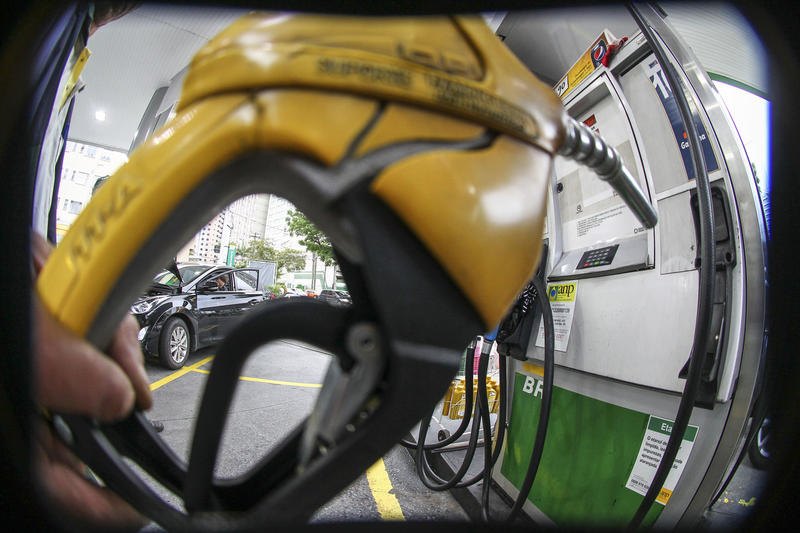 Ninguém perguntou ao motorista se quer seu carro rendendo menos