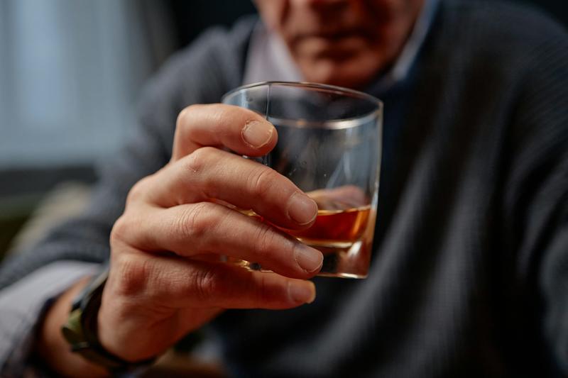 Syndrome de Korsakoff : une démence évitable, due à l’alcool, mais que la France ignore