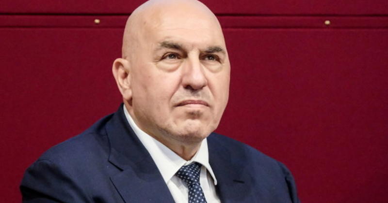Se l’opposizione trasforma Crosetto in un pro-Pal