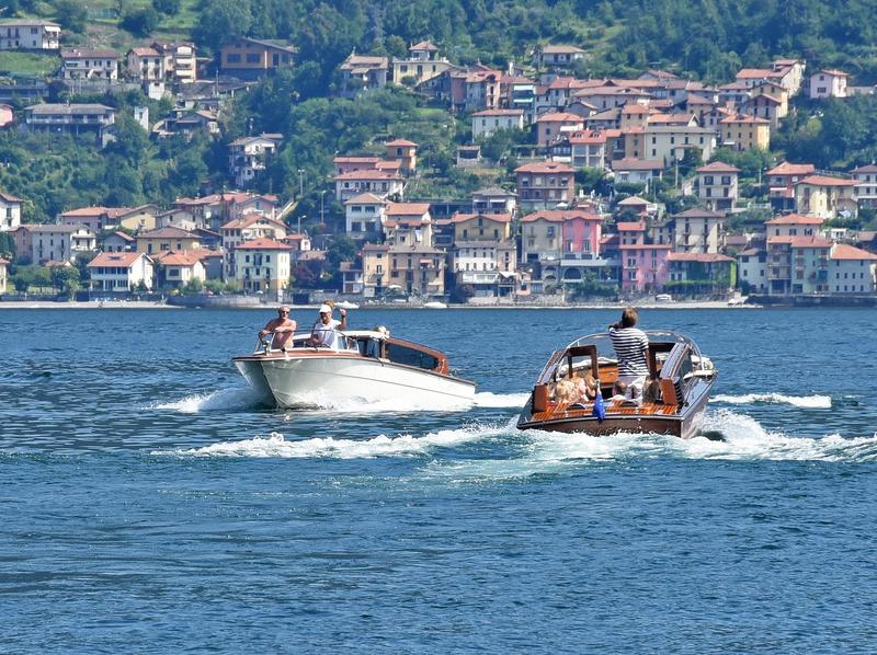 Taxi boat ancora nel mirino a Como: multati altri cinque “buttadentro” abusivi
