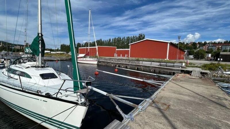 Låt föreningen vara kvar i hamnen en stund till