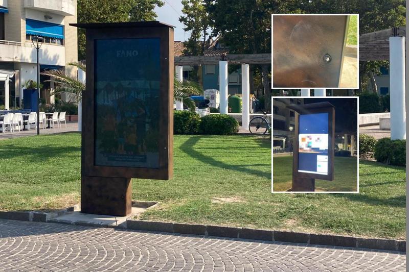 Video porno sul pannello turistico: mistero, sconcerto e polemiche