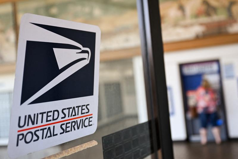 Mail Workers Union Leader: U.S. Postal Service Is Not for Sale | Opinion
