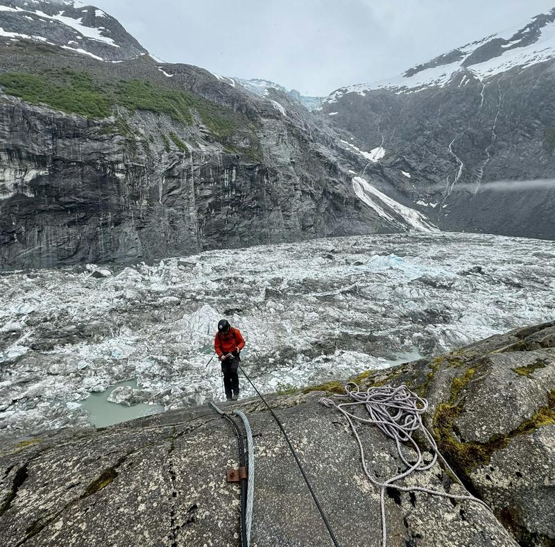 Glacial lake flood hits Juneau, Alaska, reflecting a growing risk as mountain glaciers melt around the world