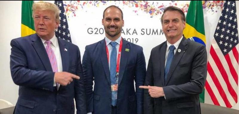 Bolsonaro e os filhos são os manés de Trump