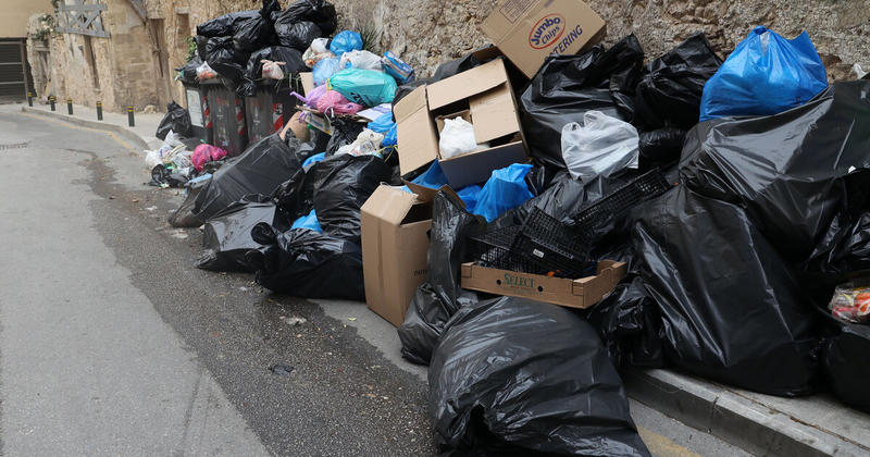 Απορρίματα: ο ιδιώτης, η περίσσια υποκρισία και οι «σωτήρες» που αναδύονται μέσα από τους κάδους!